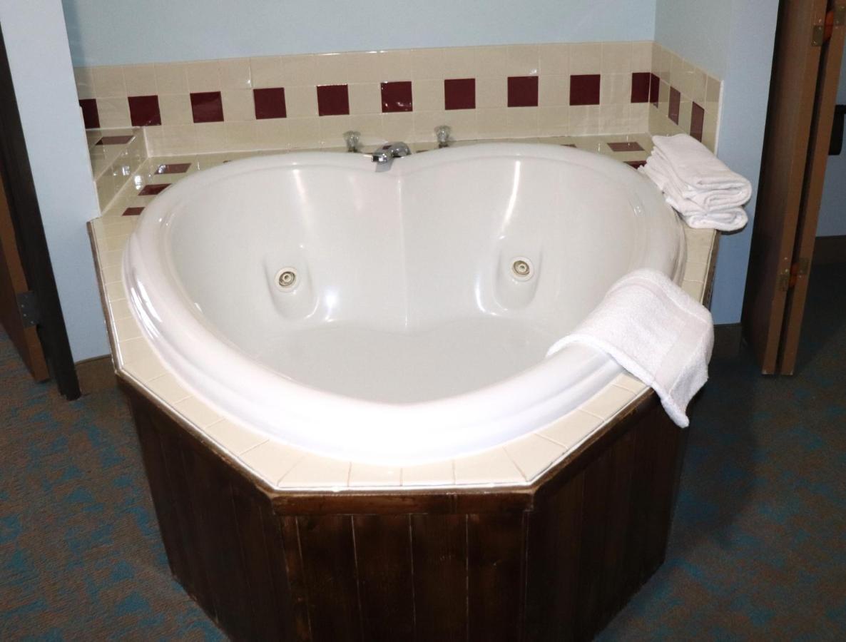 Bay Inn Tawas City Zewnętrze zdjęcie
