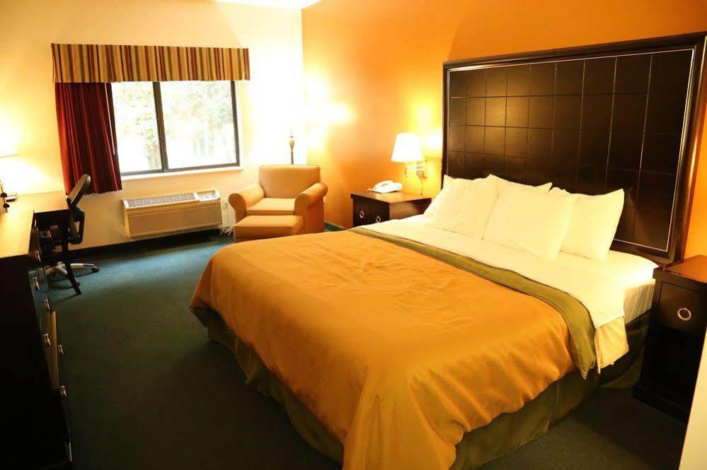 Bay Inn Tawas City Zewnętrze zdjęcie